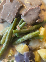 Lade das Bild in den Galerie-Viewer, Tafelspitz in Meerrettich Sauce
